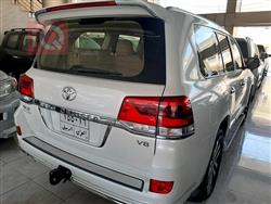 تۆیۆتا لاند کروزەر